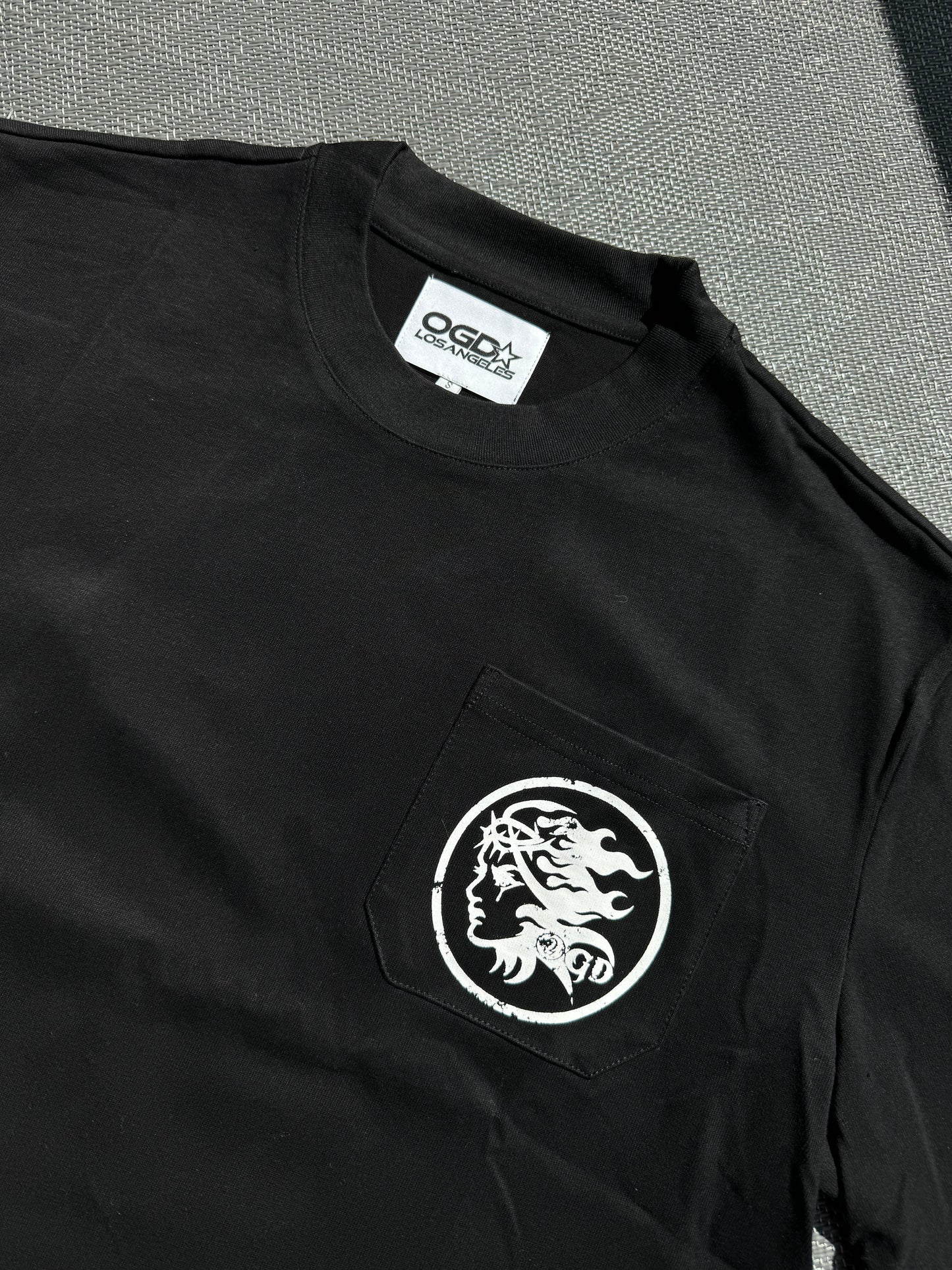 Weeping Angel Cropped Tee - Black