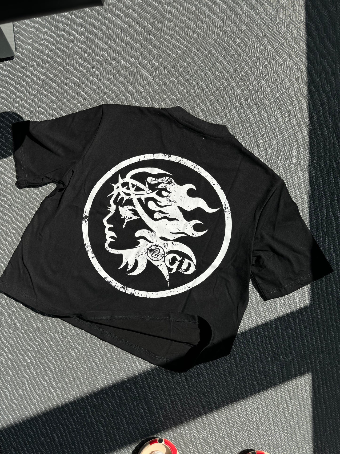 Weeping Angel Cropped Tee - Black